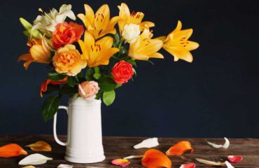 Học cách cắm hoa ly đẹp chưng nhà Tết Nhâm Dần 2022